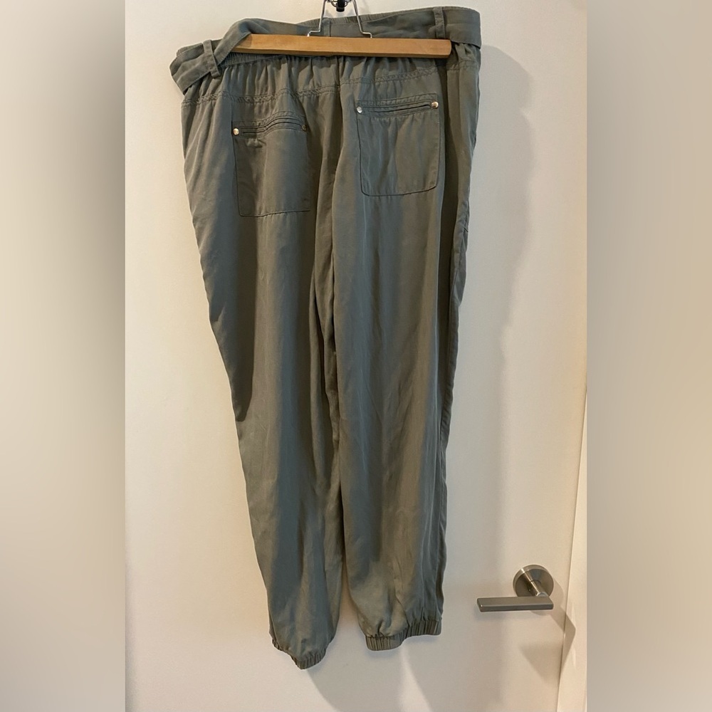 Ever New Lyocell Linen blend jogger style pant - army green, size 8 - Picture 2 of 9